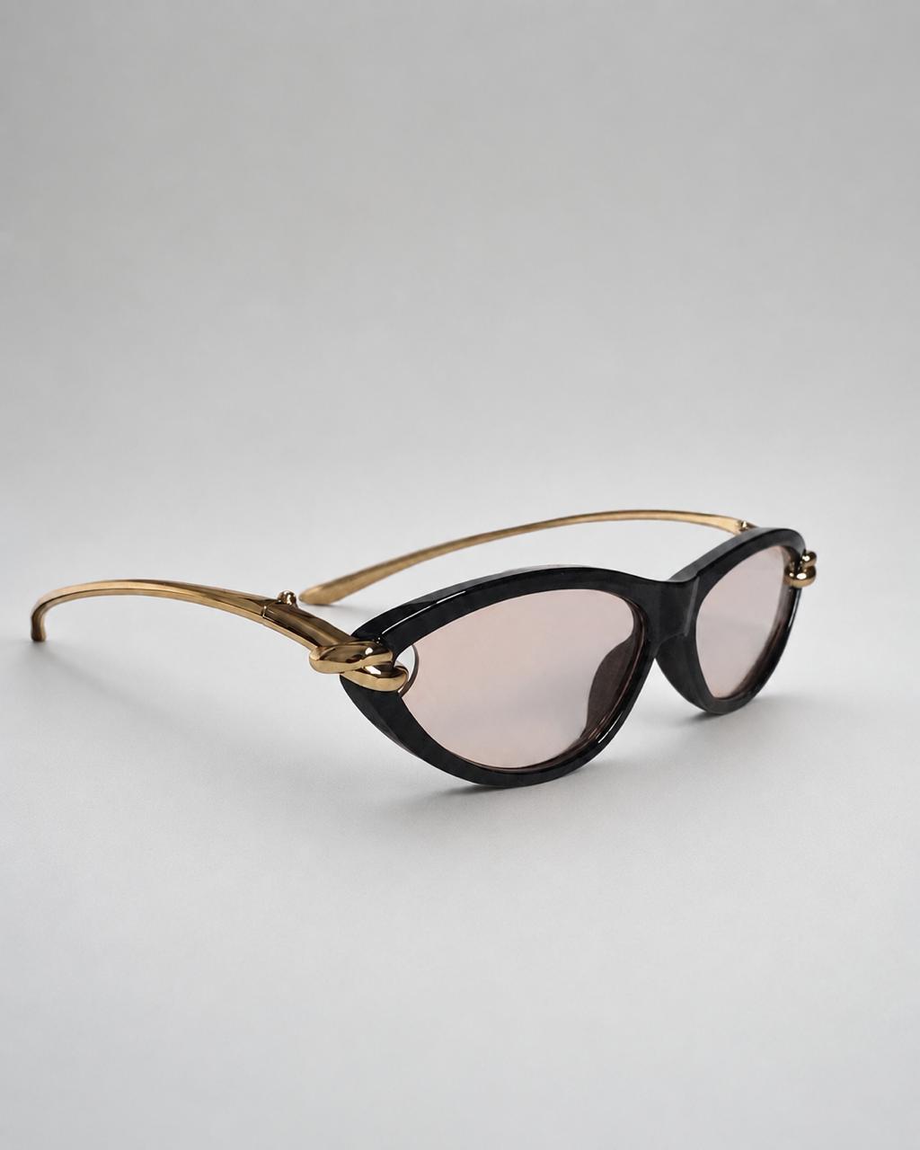 Aurelia Oval Cat